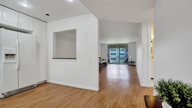 681 S Hollybrook Dr 203, Pembroke Pines, FL 33025