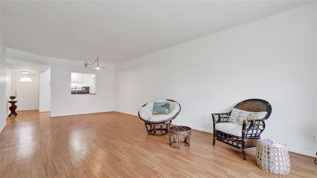 681 S Hollybrook Dr 203, Pembroke Pines, FL 33025