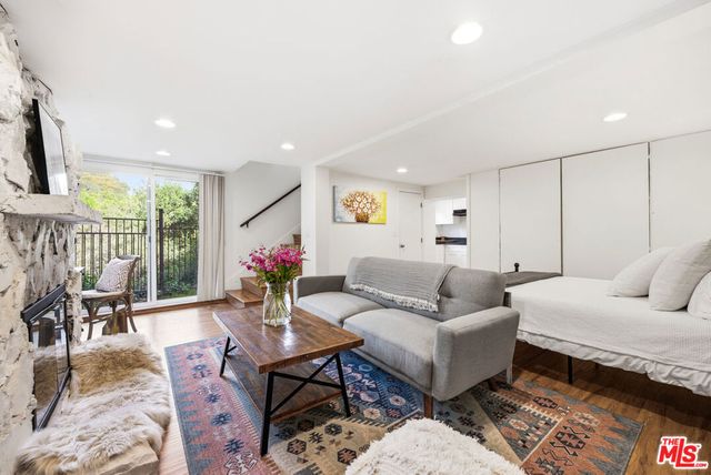 19511 Sunken Trail, Topanga, CA 90290