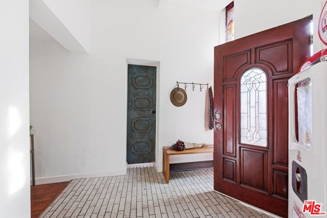 19511 Sunken Trail, Topanga, CA 90290