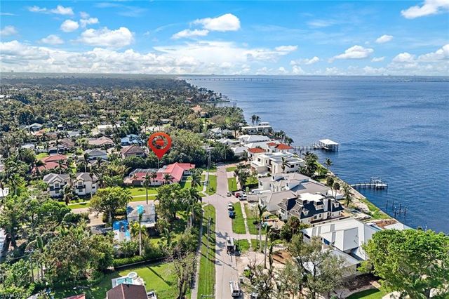 2943 Valencia WAY, Fort Myers, FL 33901