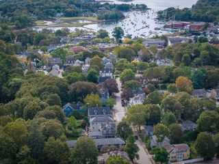 27 Norwood Ave C, Manchester, MA 01944