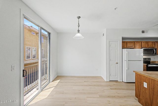 18250 N CAVE CREEK Road 137, Phoenix, AZ 85032