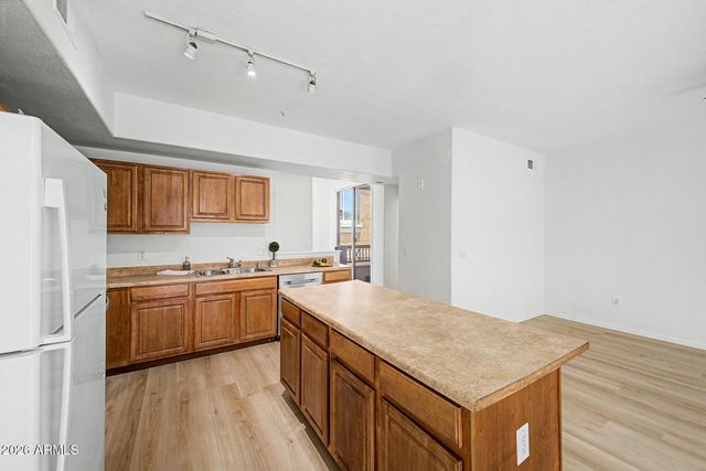 18250 N CAVE CREEK Road 137, Phoenix, AZ 85032