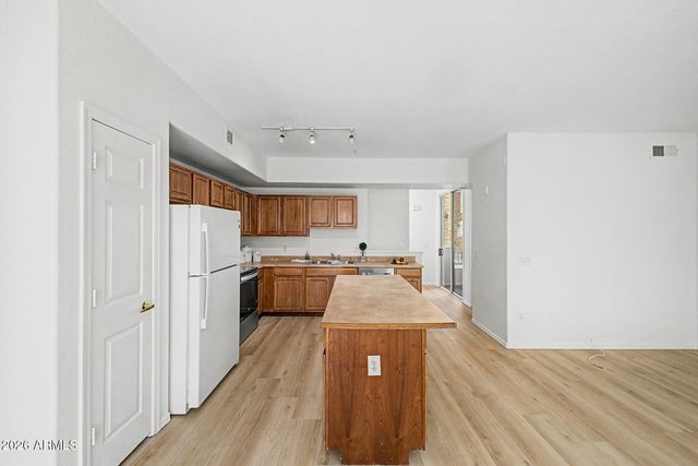 18250 N CAVE CREEK Road 137, Phoenix, AZ 85032