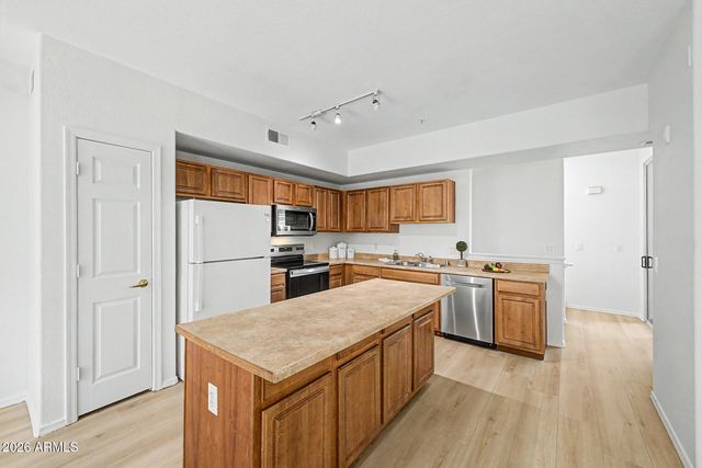 18250 N CAVE CREEK Road 137, Phoenix, AZ 85032