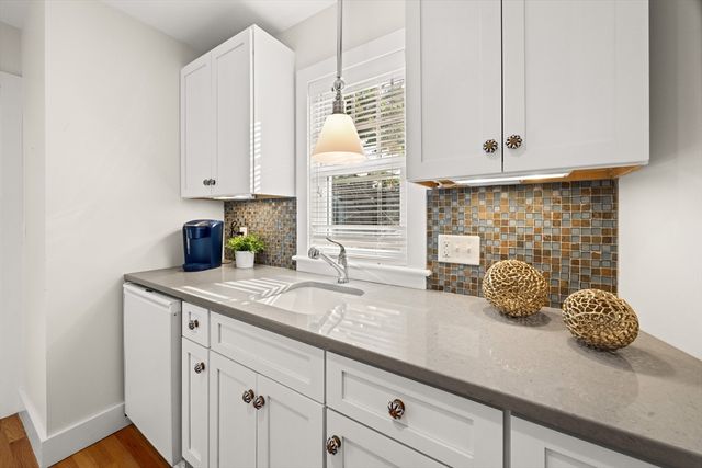 13 Plantingfield Way, Edgartown, MA 02539