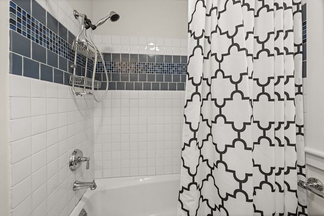 13 Plantingfield Way, Edgartown, MA 02539