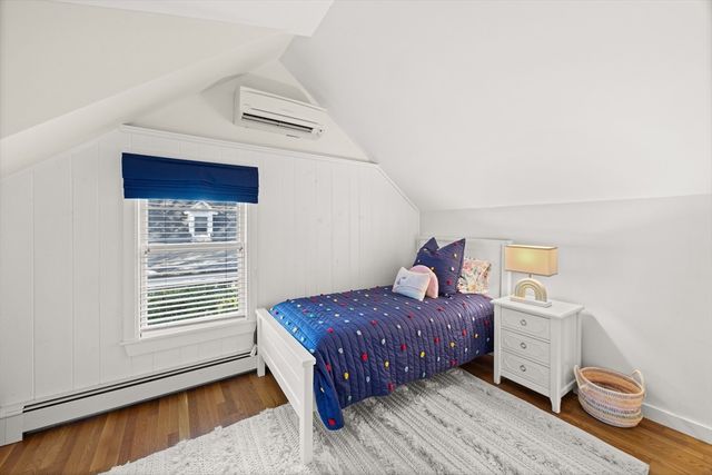 13 Plantingfield Way, Edgartown, MA 02539