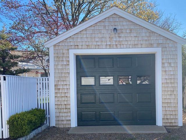 13 Plantingfield Way, Edgartown, MA 02539