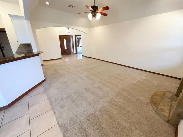 305 N Lakeside Terrace, Mustang, OK 73064