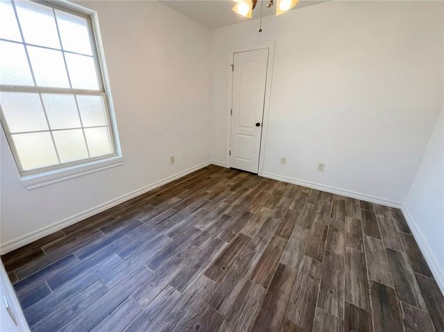 305 N Lakeside Terrace, Mustang, OK 73064