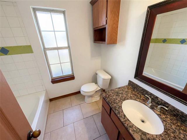 305 N Lakeside Terrace, Mustang, OK 73064