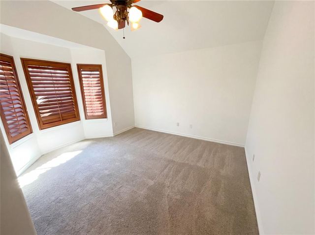 305 N Lakeside Terrace, Mustang, OK 73064