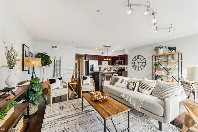 1237 Washington Avenue 1002, Cleveland, OH 44113