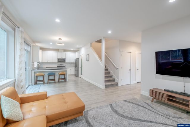 5551 Crossler Meadow Lp SE, Salem, OR 97306