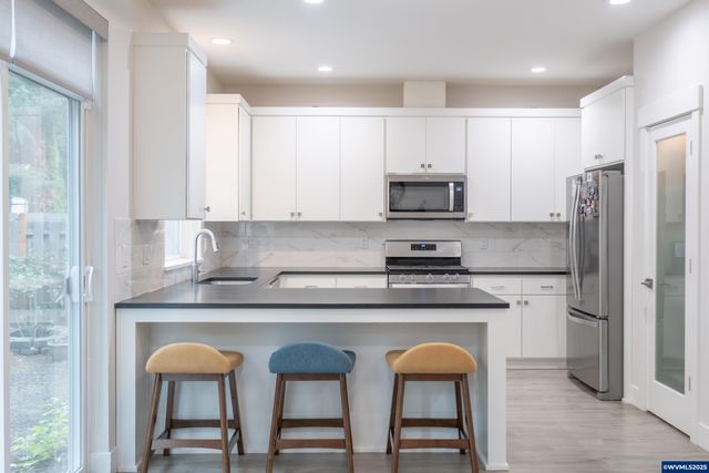 5551 Crossler Meadow Lp SE, Salem, OR 97306