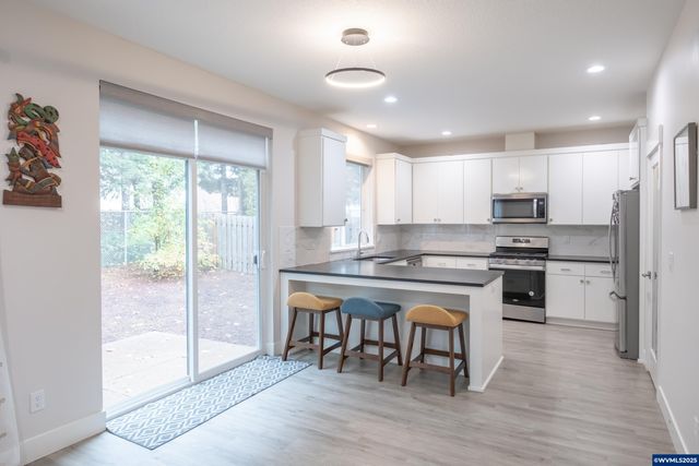 5551 Crossler Meadow Lp SE, Salem, OR 97306