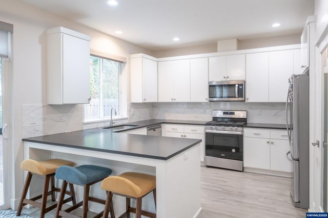 5551 Crossler Meadow Lp SE, Salem, OR 97306