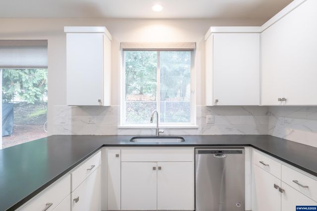 5551 Crossler Meadow Lp SE, Salem, OR 97306