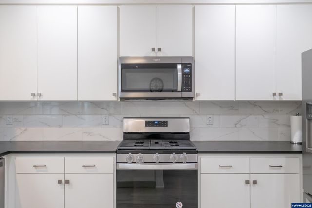 5551 Crossler Meadow Lp SE, Salem, OR 97306