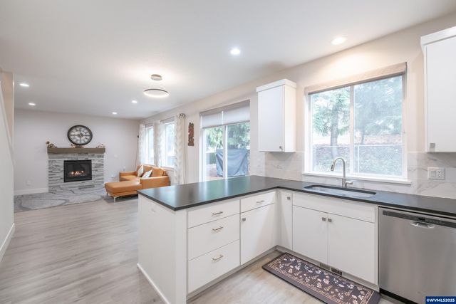 5551 Crossler Meadow Lp SE, Salem, OR 97306