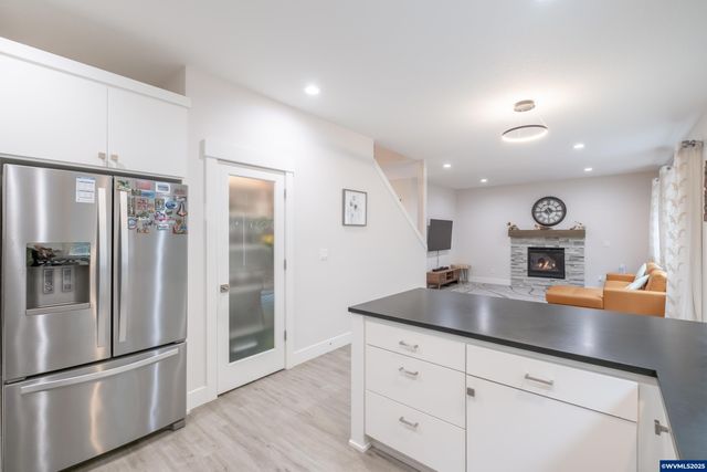 5551 Crossler Meadow Lp SE, Salem, OR 97306