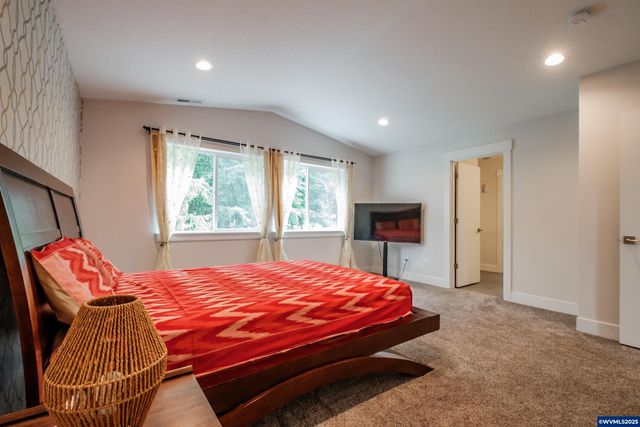 5551 Crossler Meadow Lp SE, Salem, OR 97306