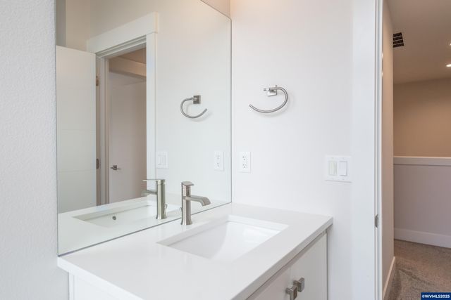 5551 Crossler Meadow Lp SE, Salem, OR 97306