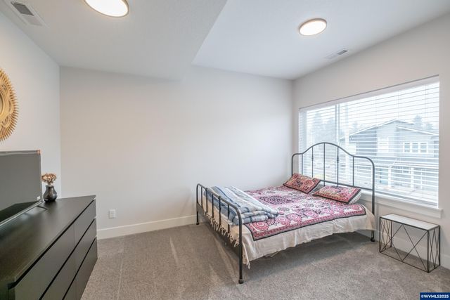 5551 Crossler Meadow Lp SE, Salem, OR 97306