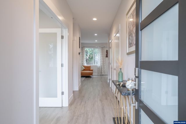 5551 Crossler Meadow Lp SE, Salem, OR 97306