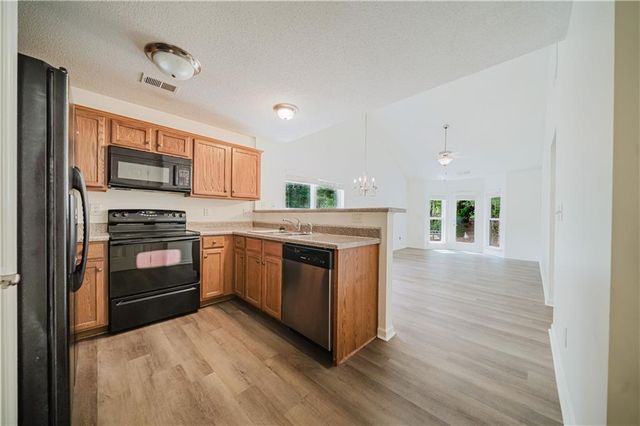 457 Colonial Walk, Woodstock, GA 30189