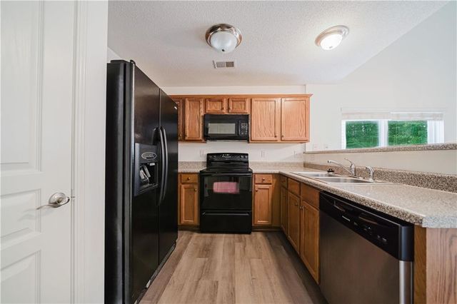 457 Colonial Walk, Woodstock, GA 30189