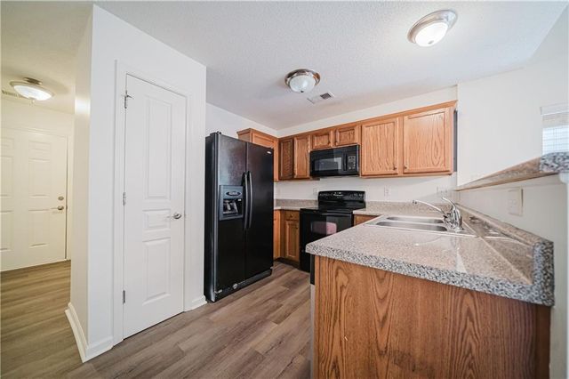 457 Colonial Walk, Woodstock, GA 30189