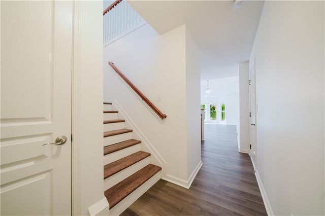 457 Colonial Walk, Woodstock, GA 30189