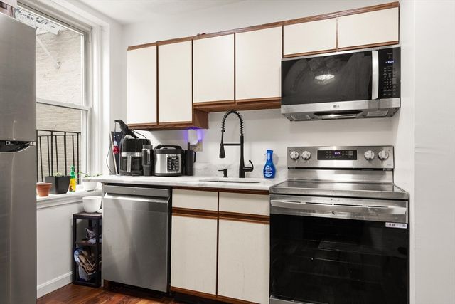 88 Gordon St 305, Boston, MA 02135