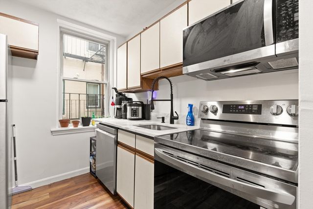 88 Gordon St 305, Boston, MA 02135