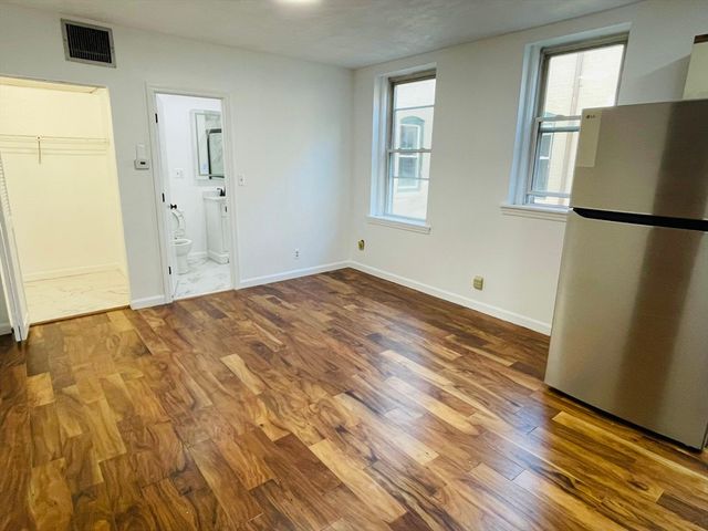 88 Gordon St 305, Boston, MA 02135