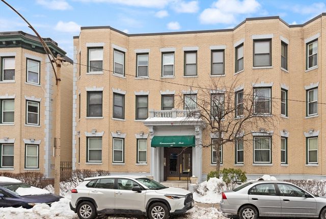 88 Gordon St 305, Boston, MA 02135