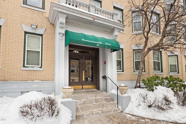88 Gordon St 305, Boston, MA 02135