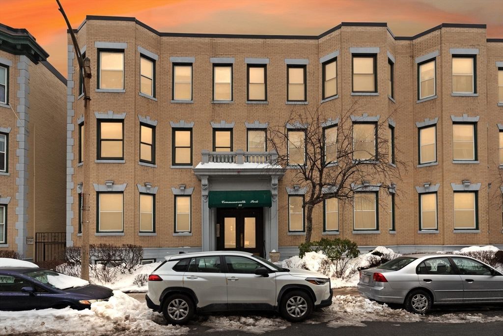 88 Gordon St 305, Boston, MA 02135