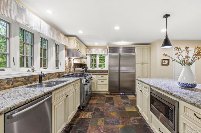 10 Woodland Drive, Rye, NY 10580