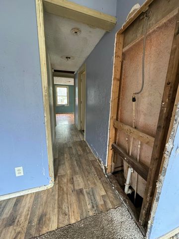 910 S Newton Avenue, Springfield, MO 65806