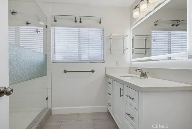 6102 Glacier, Westminster, CA 92683