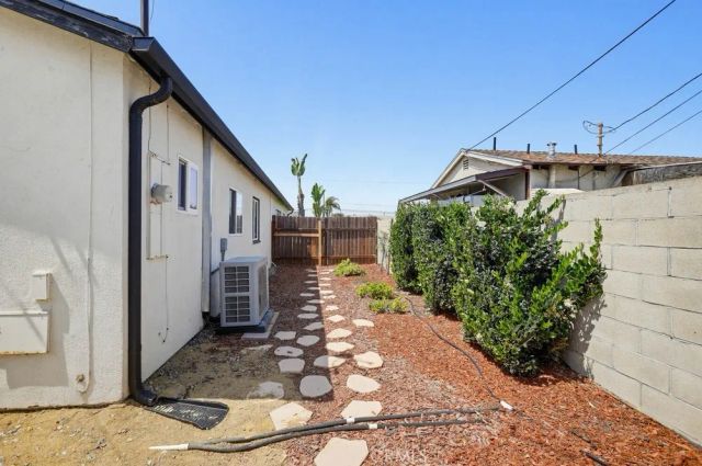 6102 Glacier, Westminster, CA 92683