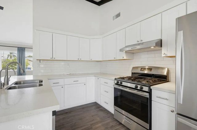 6102 Glacier, Westminster, CA 92683