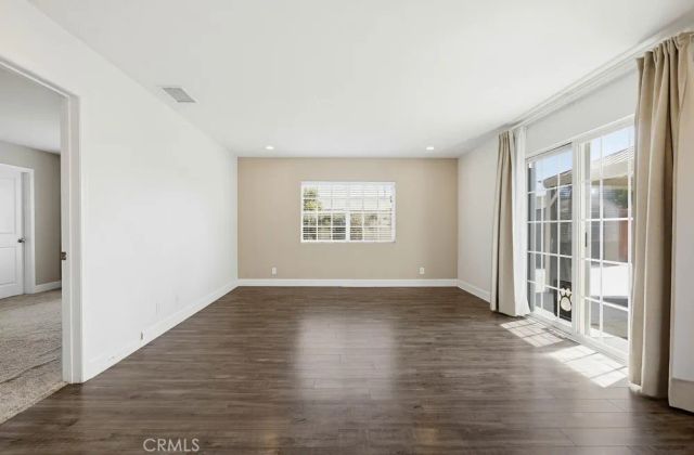 6102 Glacier, Westminster, CA 92683
