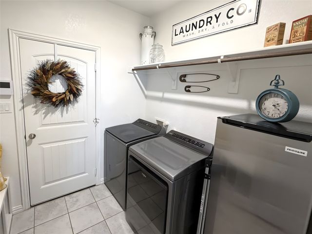 140 Spring Creek Circle, Paradise, TX 76073