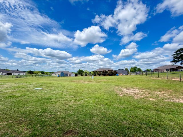 140 Spring Creek Circle, Paradise, TX 76073