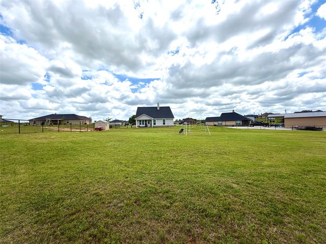 140 Spring Creek Circle, Paradise, TX 76073